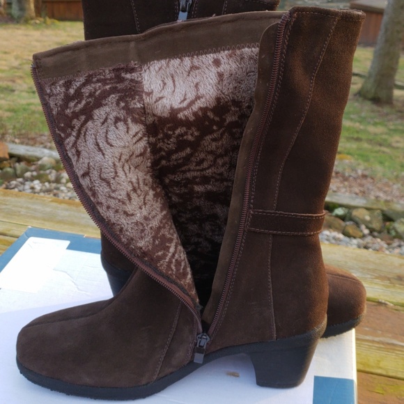 Henri Pierre Canada Genuine Suede Boots Women's  Size 8 Wide - Picture 5 of 5